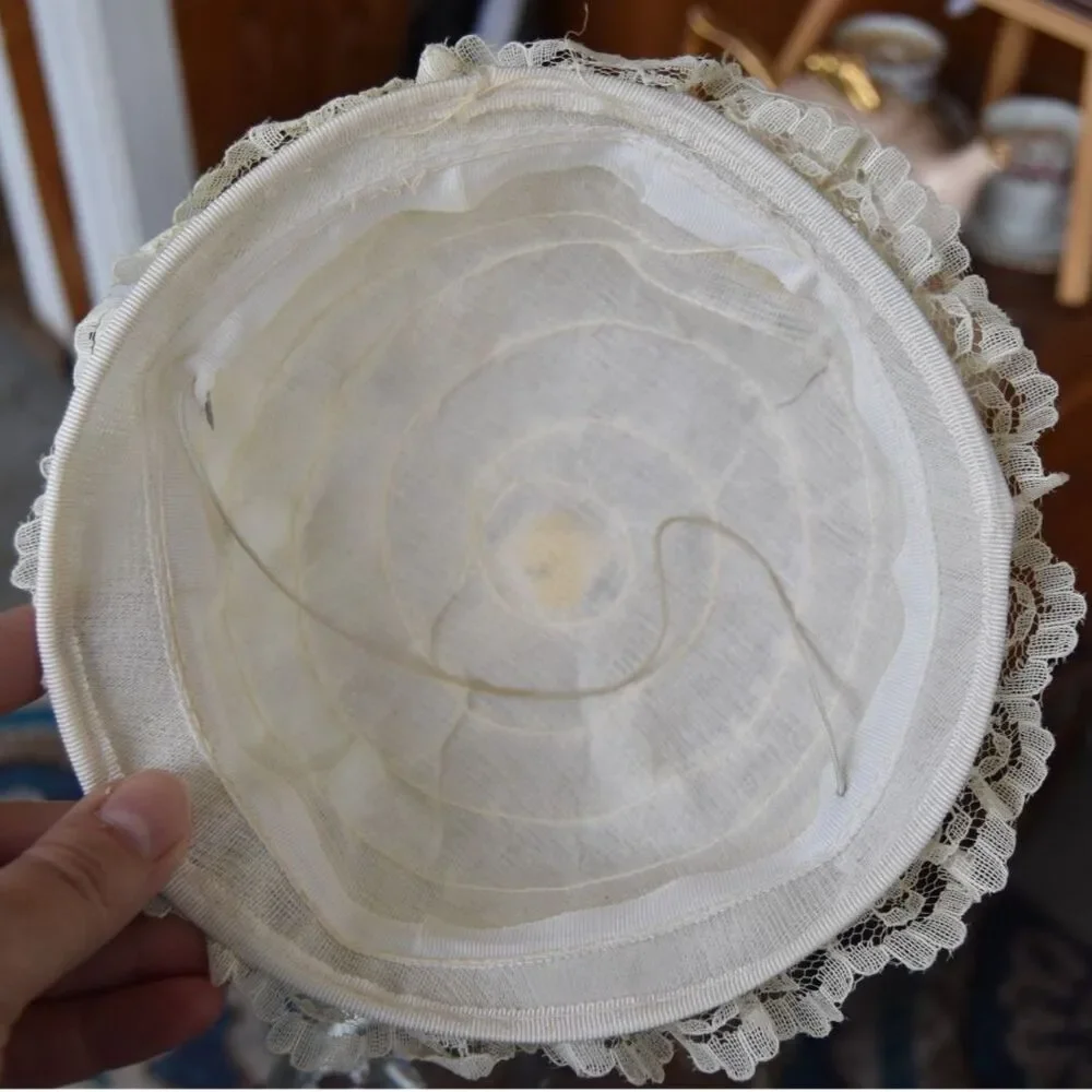 Vintage 1950s Ivory Lace Juliet Cap Bridal Hat Wedding Headpiece Small